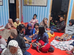 Ratusan Warga Mengungsi akibat Pergeseran Tanah di Panawangan Ciamis