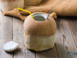 Kondisi Kesehatan yang Bisa Dicegah dan Diredakan dengan Air Kelapa Muda