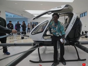 Awas Kaget! Segini Harga Mobil Terbang yang Dinaiki iShowSpeed di China