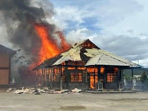 Aula Kantor Bupati Dogiyai Papua Tengah Terbakar, Polisi Usut