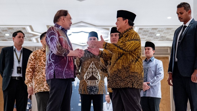 Pertemuan Presiden RI Prabowo Subianto dan PM Malaysia, Anwar Ibrahim. (Facebook/Anwar Ibrahim)