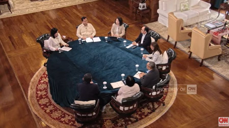 Presiden Prabowo Menjawab Pertanyaan Enam Pemimpin Redaksi Media Nasional. (Tangkapan Layar Youtube CNN Indonesia)