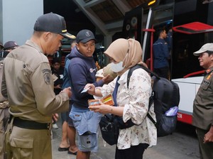 Video: Terminal Mengwi Bali Dipadati Penumpang ke Pulau Jawa
