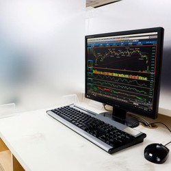 IHSG Dibuka Lagi, Penurunan Berkurang Jadi 8%