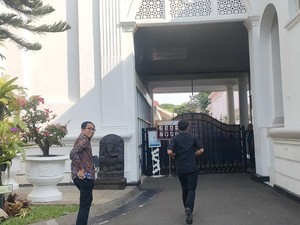 Gubernur BI-Wamenperin Dipanggil Prabowo ke Istana, Bahas Tarif Trump?