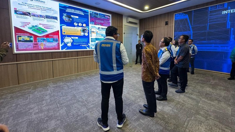 Wapres Tinjau Puncak Arus Balik Lebaran 2025 di Jasa Marga Toll Road Command Center. (Biro Pers, Media, dan Informasi
Sekretariat Wakil Presiden)