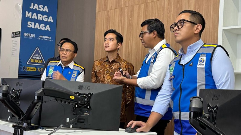 Wapres Tinjau Puncak Arus Balik Lebaran 2025 di Jasa Marga Toll Road Command Center. (Biro Pers, Media, dan Informasi
Sekretariat Wakil Presiden)