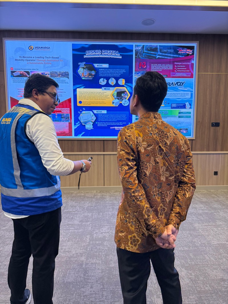 Wapres Tinjau Puncak Arus Balik Lebaran 2025 di Jasa Marga Toll Road Command Center. (Biro Pers, Media, dan Informasi Sekretariat Wakil Presiden) Wapres Tinjau Puncak Arus Balik Lebaran 2025 di Jasa Marga Toll Road Command Center. (Biro Pers, Media, dan Informasi
Sekretariat Wakil Presiden)