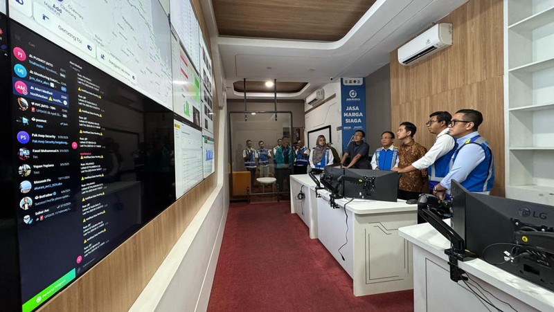 Wapres Tinjau Puncak Arus Balik Lebaran 2025 di Jasa Marga Toll Road Command Center. (Biro Pers, Media, dan Informasi
Sekretariat Wakil Presiden)