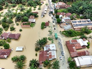 Rute Jalintim Palembang-Jambi Dialihkan Imbas Banjir di Muba