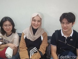 Della Puspita Sudah Kebal Dihujat, Anak Masih Emosi Baca Komentar Pedas