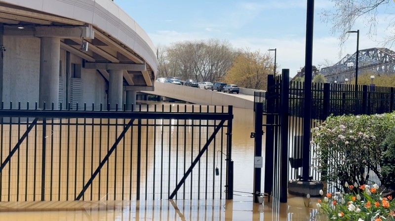 Pemandangan drone menunjukkan daerah yang terendam banjir setelah badai hebat di Dawson Springs, Kentucky, AS, 5 April 2025, dalam tangkapan layar yang diambil dari video selebaran. (Dawson Springs Police/Handout via REUTERS)