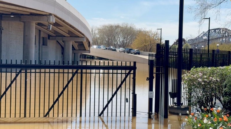 Pemandangan drone menunjukkan daerah yang terendam banjir setelah badai hebat di Dawson Springs, Kentucky, AS, 5 April 2025, dalam tangkapan layar yang diambil dari video selebaran. (Dawson Springs Police/Handout via REUTERS)