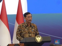 Pertumbuhan Ekonomi RI Tak Sampai 5%, Luhut Singgung Era Jokowi