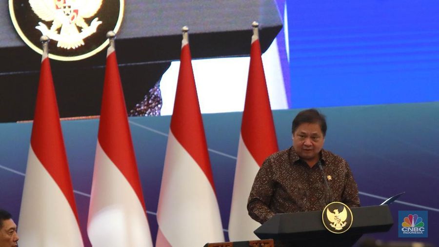 Menko Perekonomian Airlangga Hartarto memberi pemaparan di acara Sarasehan Ekonomi bersama Presiden RI dengan tema