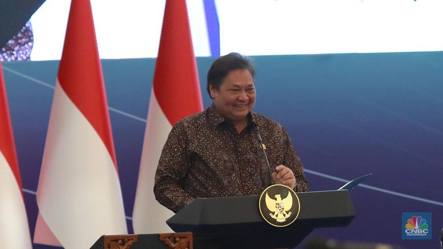 Menko Perekonomian Airlangga Hartarto memberi pemaparan di acara Sarasehan Ekonomi bersama Presiden RI dengan tema 