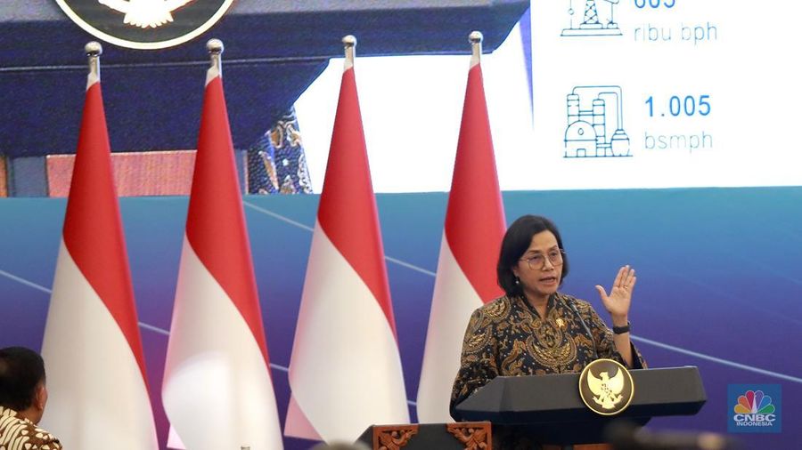 Menteri Keuangan Sri Mulyani memberi pidato di acara Sarasehan Ekonomi bersama Presiden RI dengan tema