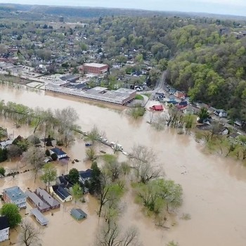 Potret Malapetaka Menggila di AS, Banjir Bandang Telan Korban Jiwa