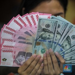 Gagal Manfaatkan Peluang: Mengapa Rupiah Melemah Saat Dolar Goyah?