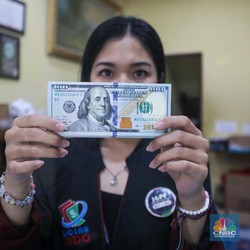 Dedolarisasi Terjadi! Orang-orang Kini Terus Buang Dolar