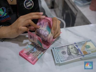 Rupiah Ditutup Melemah, Nilai Tukar Dolar AS Naik ke Rp16.585