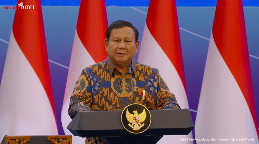 Presiden Prabowo Subianto menyampaikan paparan dalam Sarasehan Ekonomi bersama Presiden RI dengan tema 