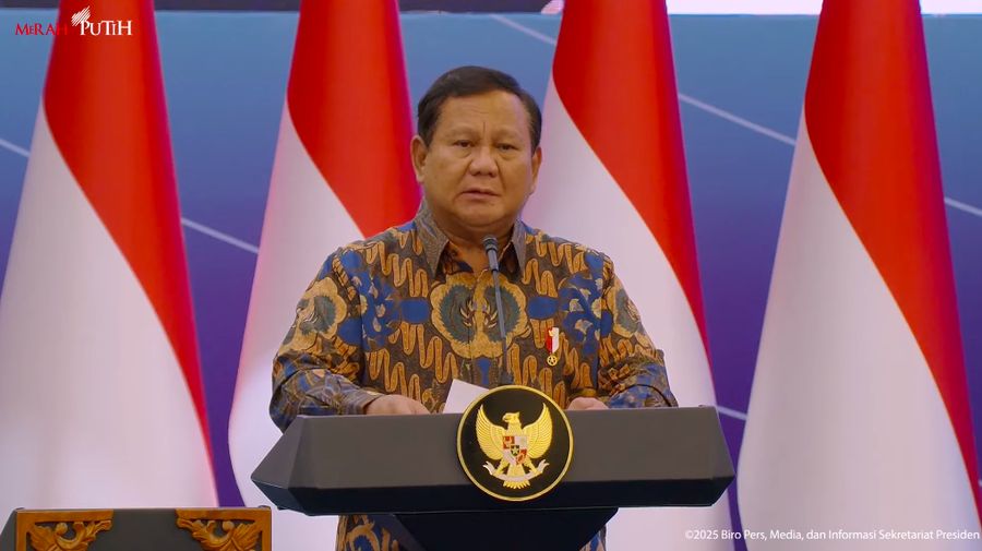 Presiden Prabowo Subianto menyampaikan paparan dalam Sarasehan Ekonomi bersama Presiden RI dengan tema 