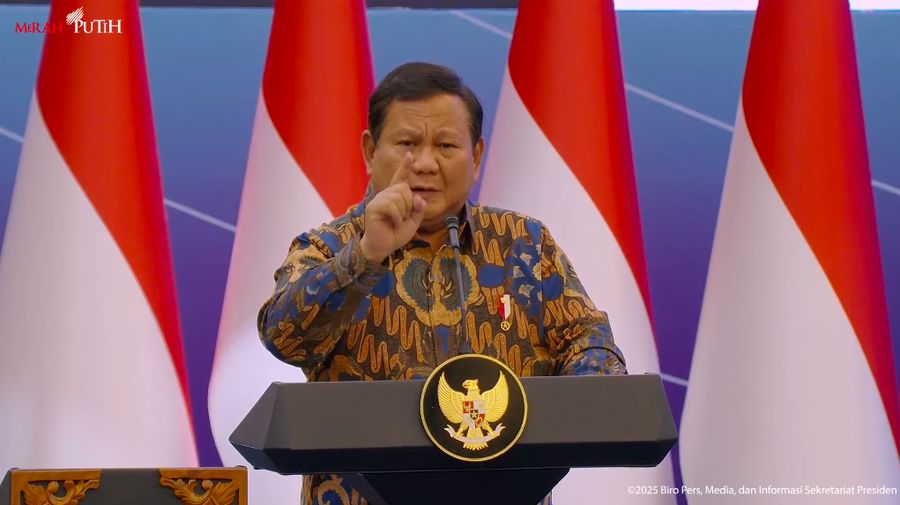 Presiden Prabowo Subianto menyampaikan paparan dalam Sarasehan Ekonomi bersama Presiden RI dengan tema