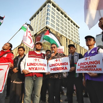 Potret Dokter RI di Garis Terdepan Serukan Setop Genosida Gaza