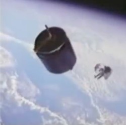 Astronaut NASA Tangkap Satelit RI yang Lepas, Bertaruh Nyawa