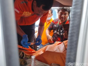 BPBD Surabaya Sebut Korban Tewas Penghuni Rumah yang Temboknya Roboh