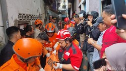 Detik-detik Tembok Balkon Roboh Tewaskan Penghuni Rumah yang Difabel