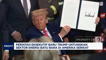 Video: Trump Teken Perintah Eksekutif Untuk Tingkatkan Batu Bara di AS