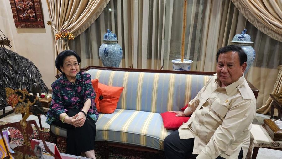 Ketua Umum PDIP Megawati Soekarnoputri dan Presiden Prabowo Subianto di Jakarta, Senin (7/4/2025). (X/@bang_dasco)