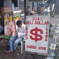 Dolar AS Dekati Rp 17.000, Kualitas Lecek dan Lusuh Dihargai Segini