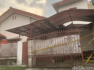 Dipasangi Garis Polisi, Begini Penampakan Pabrik Uang Palsu di Bogor