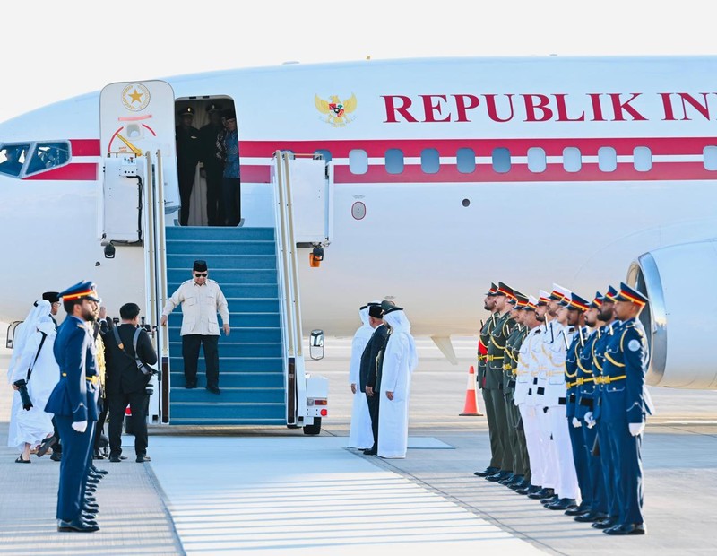 Presiden Republik Indonesia, Prabowo Subianto, tiba di Presidential Flight, Abu Dhabi, Persatuan Emirat Arab (PEA), pada Rabu, (9/4/2025), sekitar pukul 06.30 waktu setempat. (Dok. BPMI)