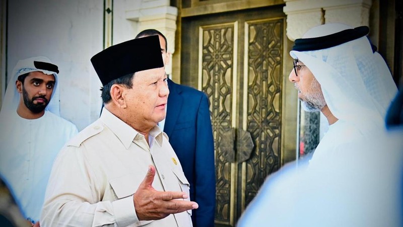 Presiden Republik Indonesia, Prabowo Subianto, tiba di Presidential Flight, Abu Dhabi, Persatuan Emirat Arab (PEA), pada Rabu, (9/4/2025), sekitar pukul 06.30 waktu setempat. (Dok. BPMI)