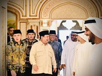 Potret Presiden Prabowo Tiba di Dubai Temui Presiden MBZ, Bahas Ini