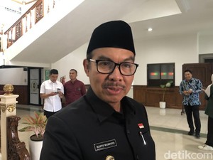 Respons Reza Arap Merokok di Malioboro, Walkot Hasto Bakal Tambah Smoking Area