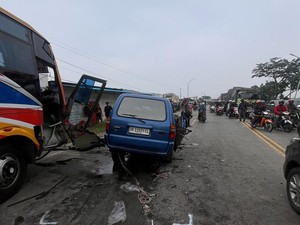 Kecelakaan Maut Bus Rajawali Indah Vs Panther di Gresik, 4 Orang Tewas!