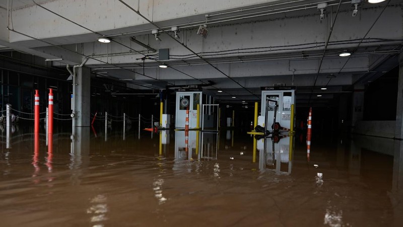 Banjir akibat Sungai Ohio meluap, Rabu, (9/4/2025) di Cincinnati, Amerika Serikat. (AP/Carolyn Kaster)