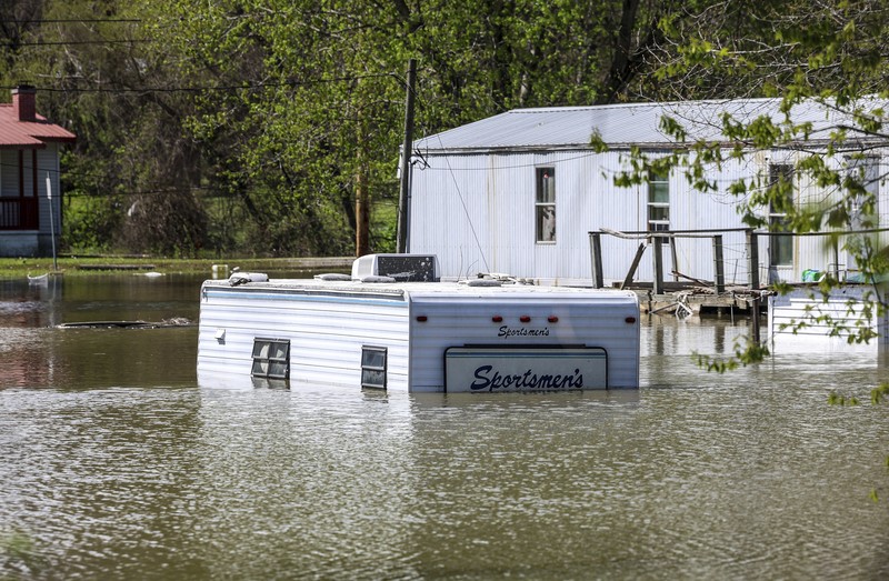 Banjir akibat Sungai Ohio meluap, Rabu, (9/4/2025) di Cincinnati, Amerika Serikat. (AP/Carolyn Kaster)