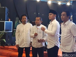 Kaesang Minta Pengurus PSI Berseragam Putih-Hitam, untuk Sambut Jokowi?