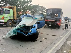 Polisi Ungkap Penyebab Kecelakaan Maut Bus Vs Panther di Gresik
