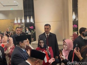 Antusiasme Mahasiswa Indonesia Sambut Kedatangan Prabowo di Turki
