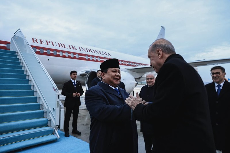 Presiden Republik Indonesia, Prabowo Subianto, tiba di Ankara, Turkiye, pada Rabu (9/4/2025) malam waktu setempat dalam rangka kunjungan kenegaraan untuk memperkuat hubungan bilateral antara Indonesia dan Turkiye. Presiden Republik Indonesia, Prabowo Subianto, tiba di Ankara, Turkiye, pada Rabu (9/4/2025) malam waktu setempat dalam rangka kunjungan kenegaraan untuk memperkuat hubungan bilateral antara Indonesia dan Turkiye. (Instagram/presidenrepublikindonesia)