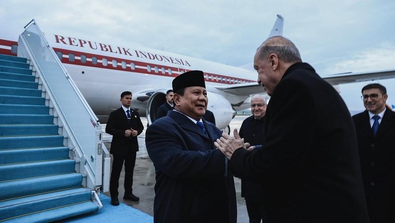 Presiden Republik Indonesia, Prabowo Subianto, tiba di Ankara, Turkiye, pada Rabu (9/4/2025) malam waktu setempat dalam rangka kunjungan kenegaraan untuk memperkuat hubungan bilateral antara Indonesia dan Turkiye. (Instagram/presidenrepublikindonesia)