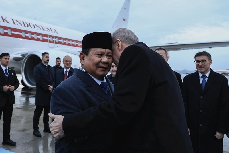 Presiden Republik Indonesia, Prabowo Subianto, tiba di Ankara, Turkiye, pada Rabu (9/4/2025) malam waktu setempat dalam rangka kunjungan kenegaraan untuk memperkuat hubungan bilateral antara Indonesia dan Turkiye. Presiden Republik Indonesia, Prabowo Subianto, tiba di Ankara, Turkiye, pada Rabu (9/4/2025) malam waktu setempat dalam rangka kunjungan kenegaraan untuk memperkuat hubungan bilateral antara Indonesia dan Turkiye. (Instagram/presidenrepublikindonesia)