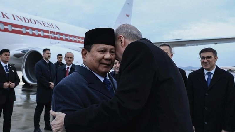 Presiden Republik Indonesia, Prabowo Subianto, tiba di Ankara, Turkiye, pada Rabu (9/4/2025) malam waktu setempat dalam rangka kunjungan kenegaraan untuk memperkuat hubungan bilateral antara Indonesia dan Turkiye. (Instagram/presidenrepublikindonesia)